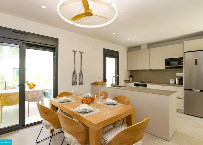 Casa 1 Olivo بيت للعطل دينايا